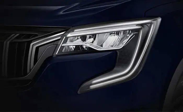 Mahindra XUV700 Headlamps